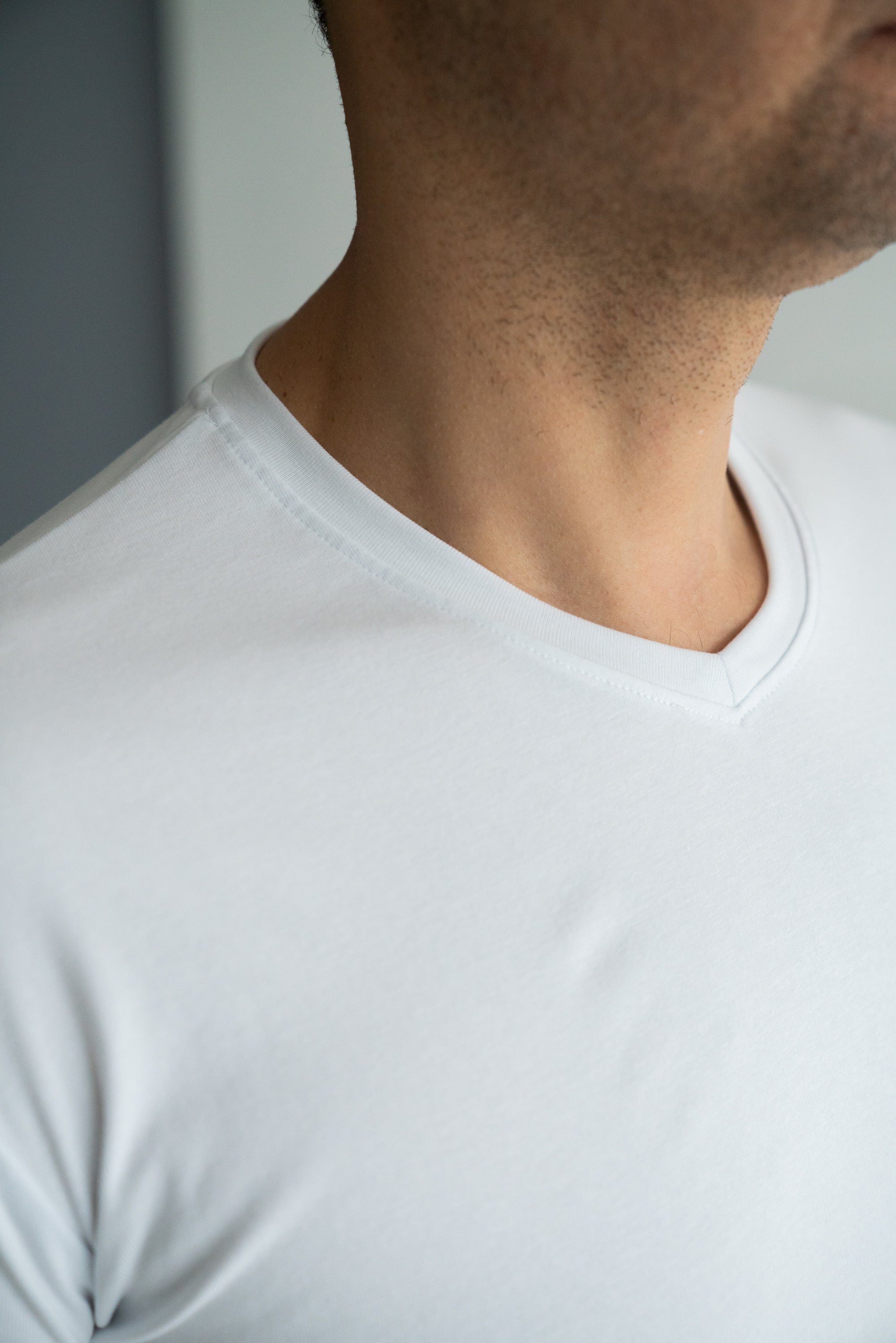 Curve V-Neck T-Shirt: NY Blue