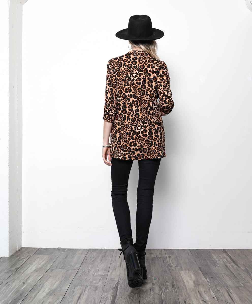 1241. Print open blazer, fold over flaps, ruched detailed sleeves