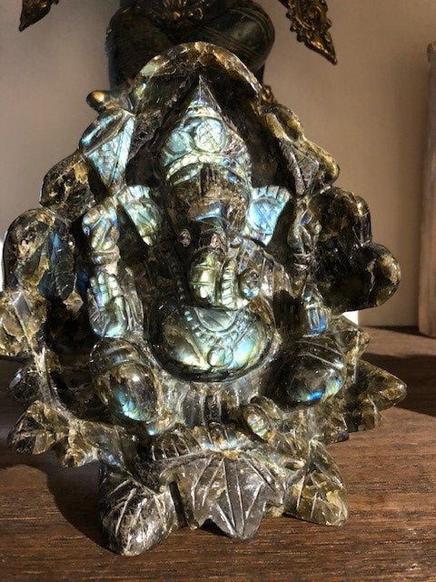 Ganesh Hand crafted in Labradorite 3955kg